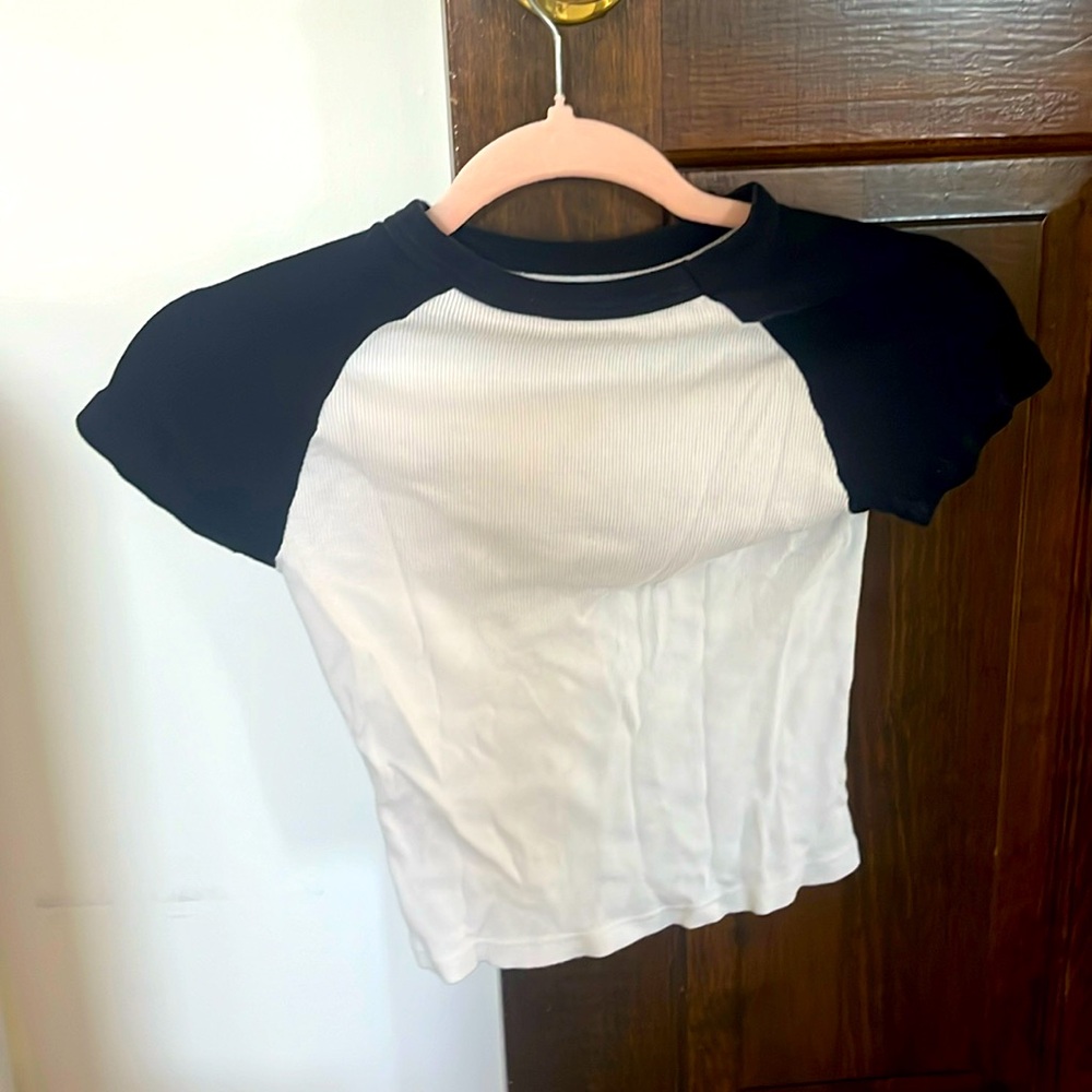 Basic short sleeve top